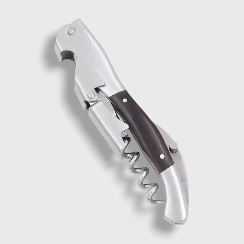 Weinflasche öffnen mit Kellnermesser